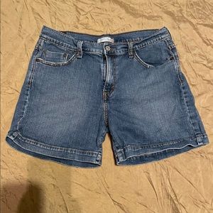 Ladies,515 Levi’s size 10 denim shorts